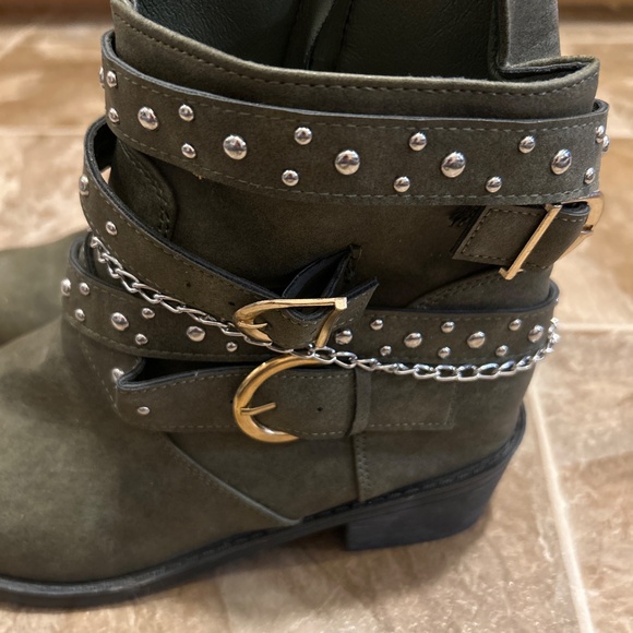 Womens size 9 Boots - Picture 2 of 7